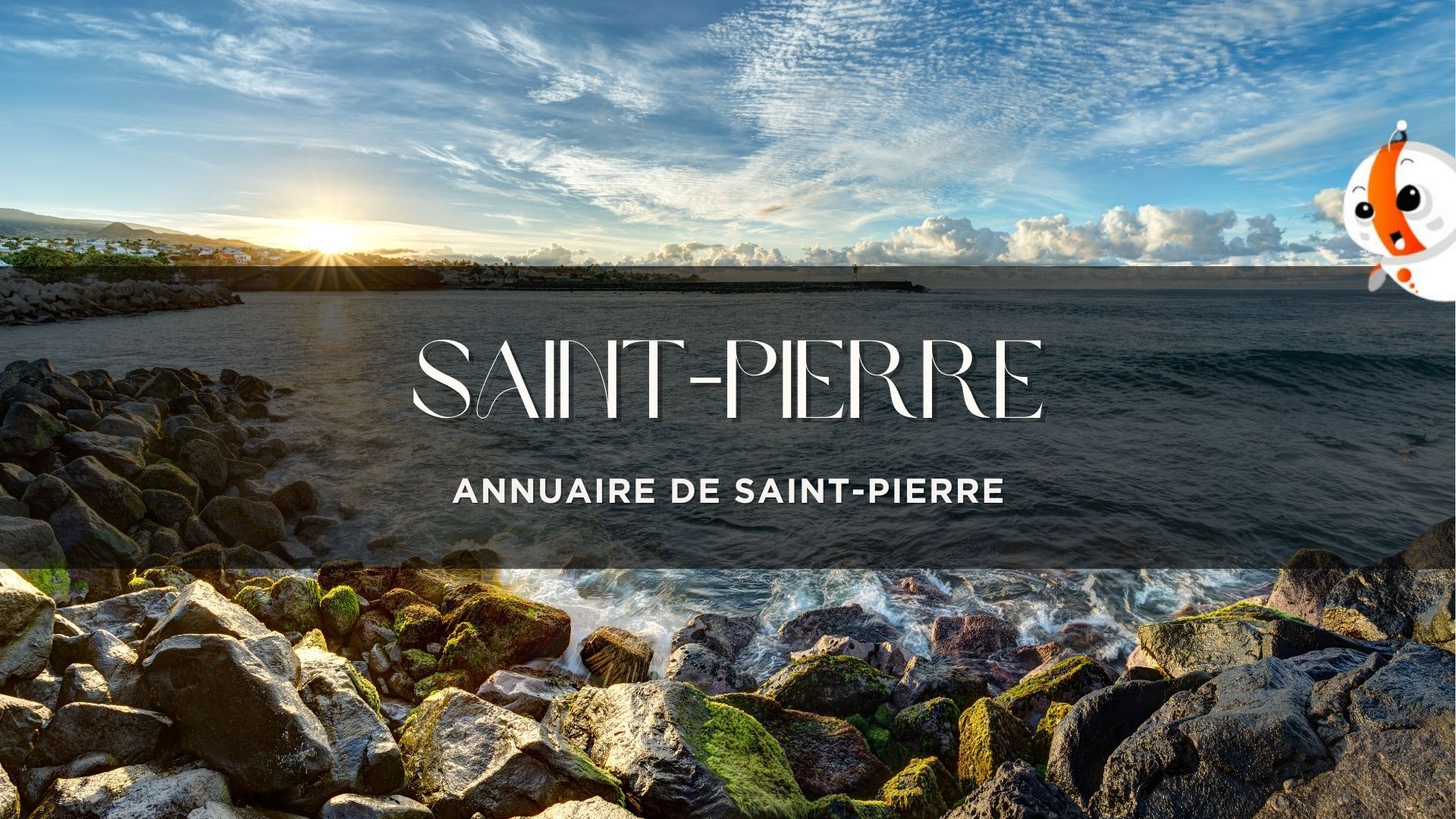 vue du littoral de Saint-Pierre avec lever de soleil et ciel bleu à La Réunion