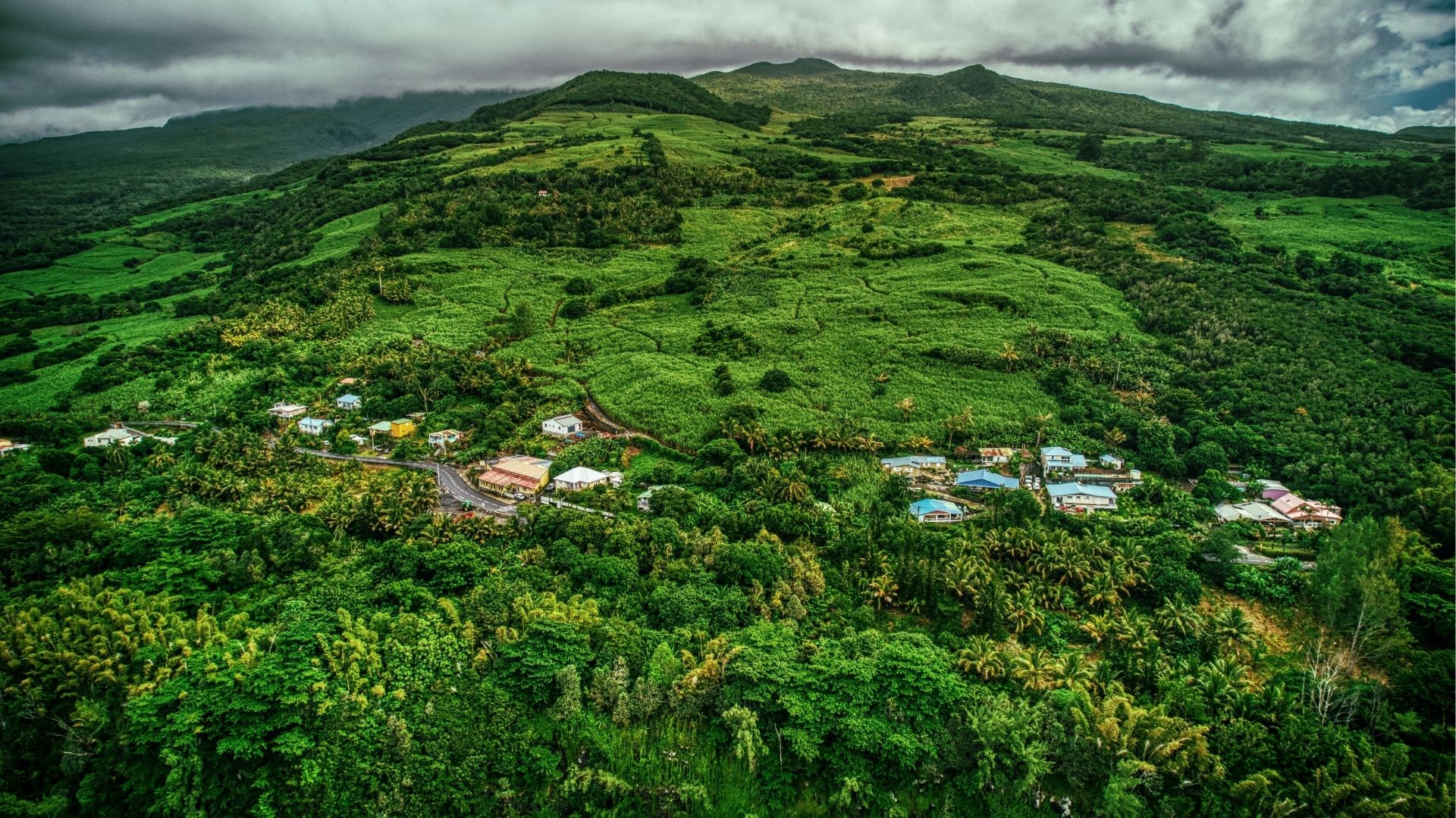 Village de Salazie à La Réunion vu du ciel