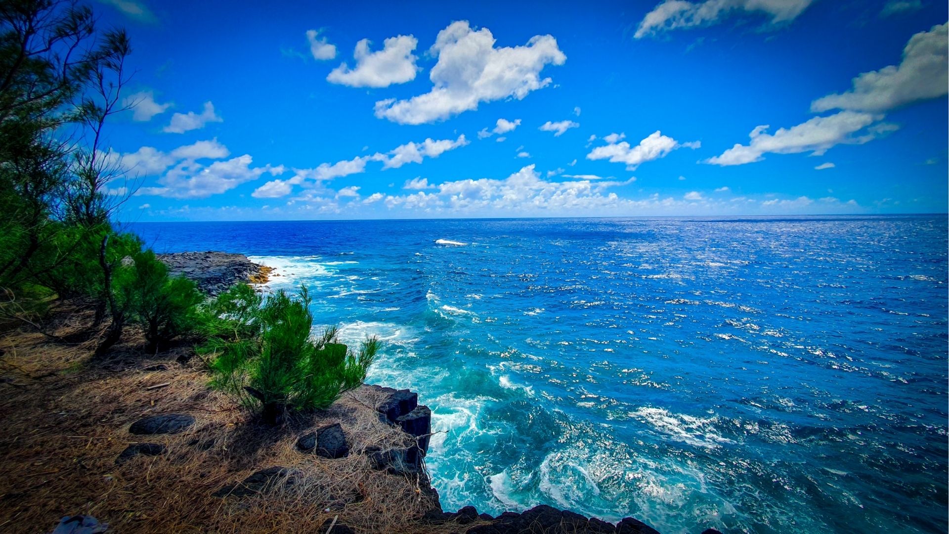 Vue panoramique de l'océan Indien depuis la côte sud-ouest de La Réunion