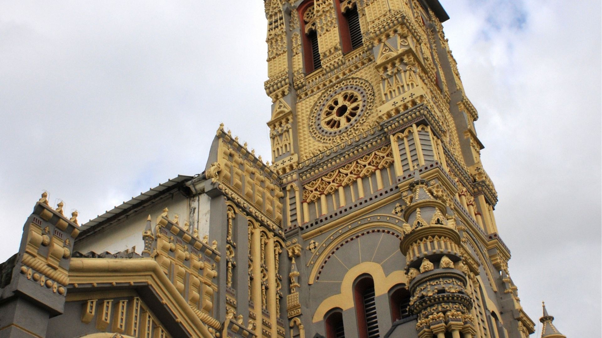 façade de l’église Sainte-Anne 