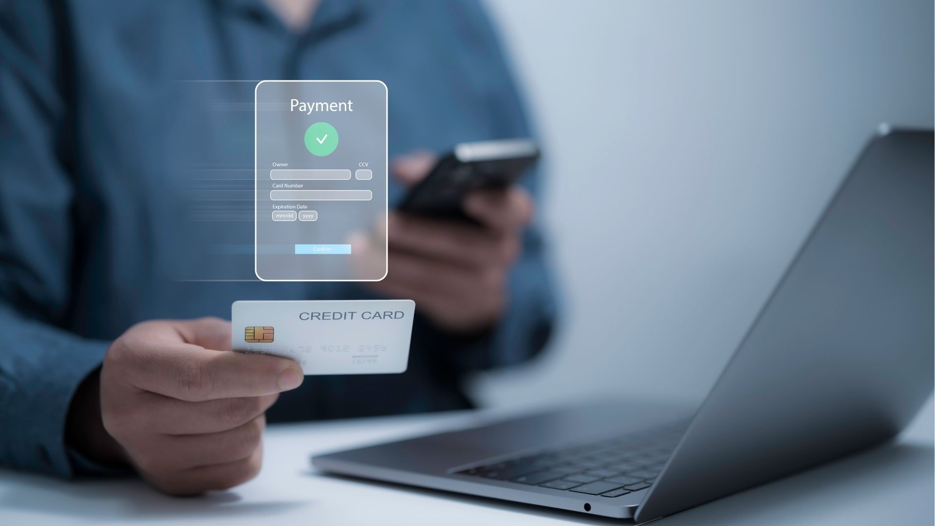 paiement numérique accepté via technologie à La Réunion, avec terminal de paiement ou smartphone