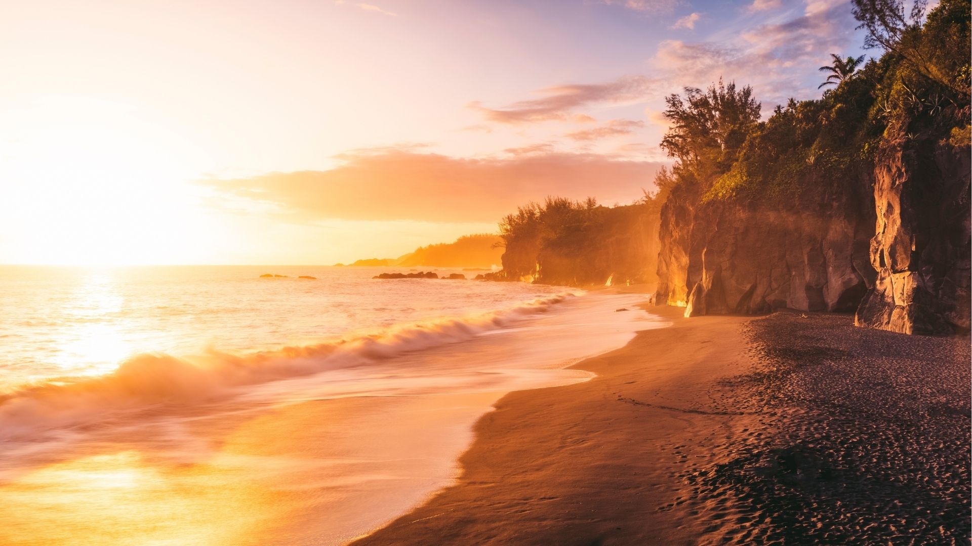 Plage au coucher du soleil à La Réunion